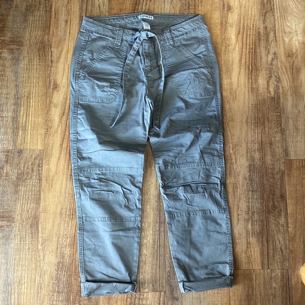 Express khaki gray cropped pants. Tie waist detail size 2
